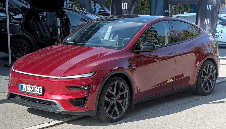 Tesla Model Y Performance de 2025 en una exposición en Tubinga (Alemania)