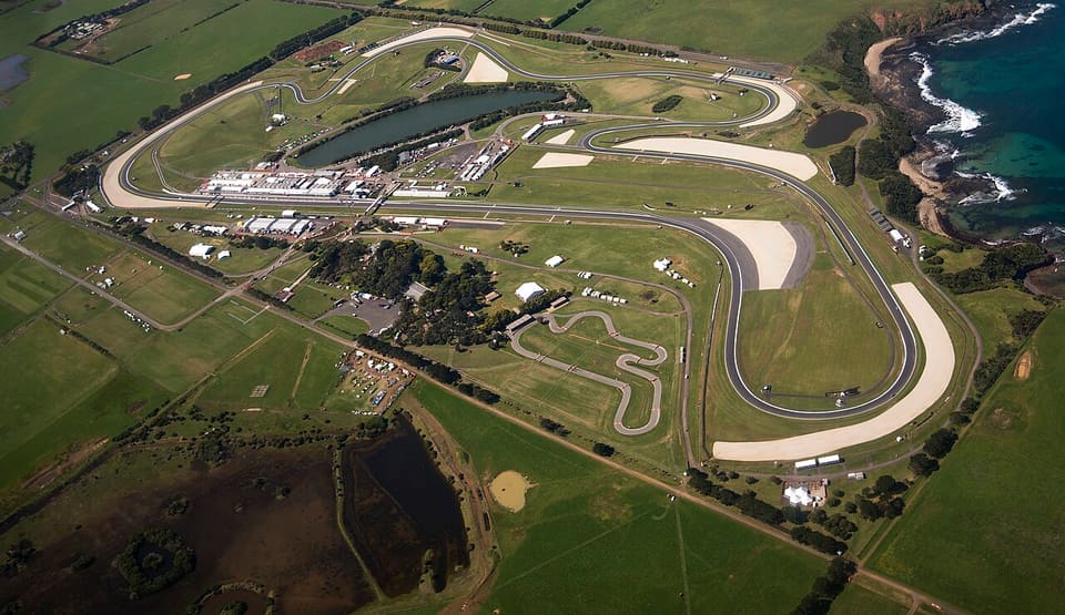 Vista aérea del circuito de Phillip Island, junto al mar, en Australia (foto de archivo)